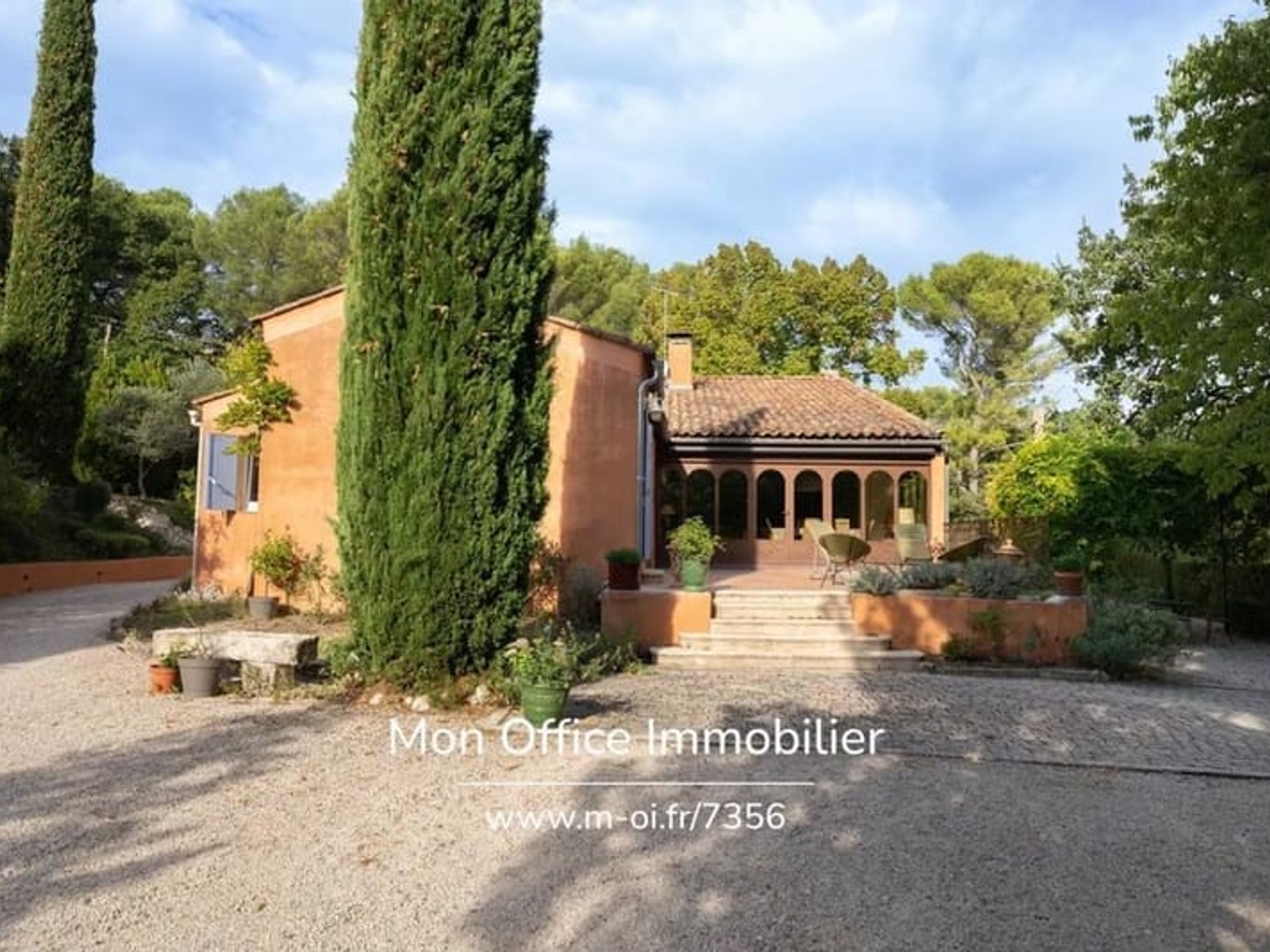 Maison à vendre - 7 pièces - 195m2 - Aix-En-Provence (13090)