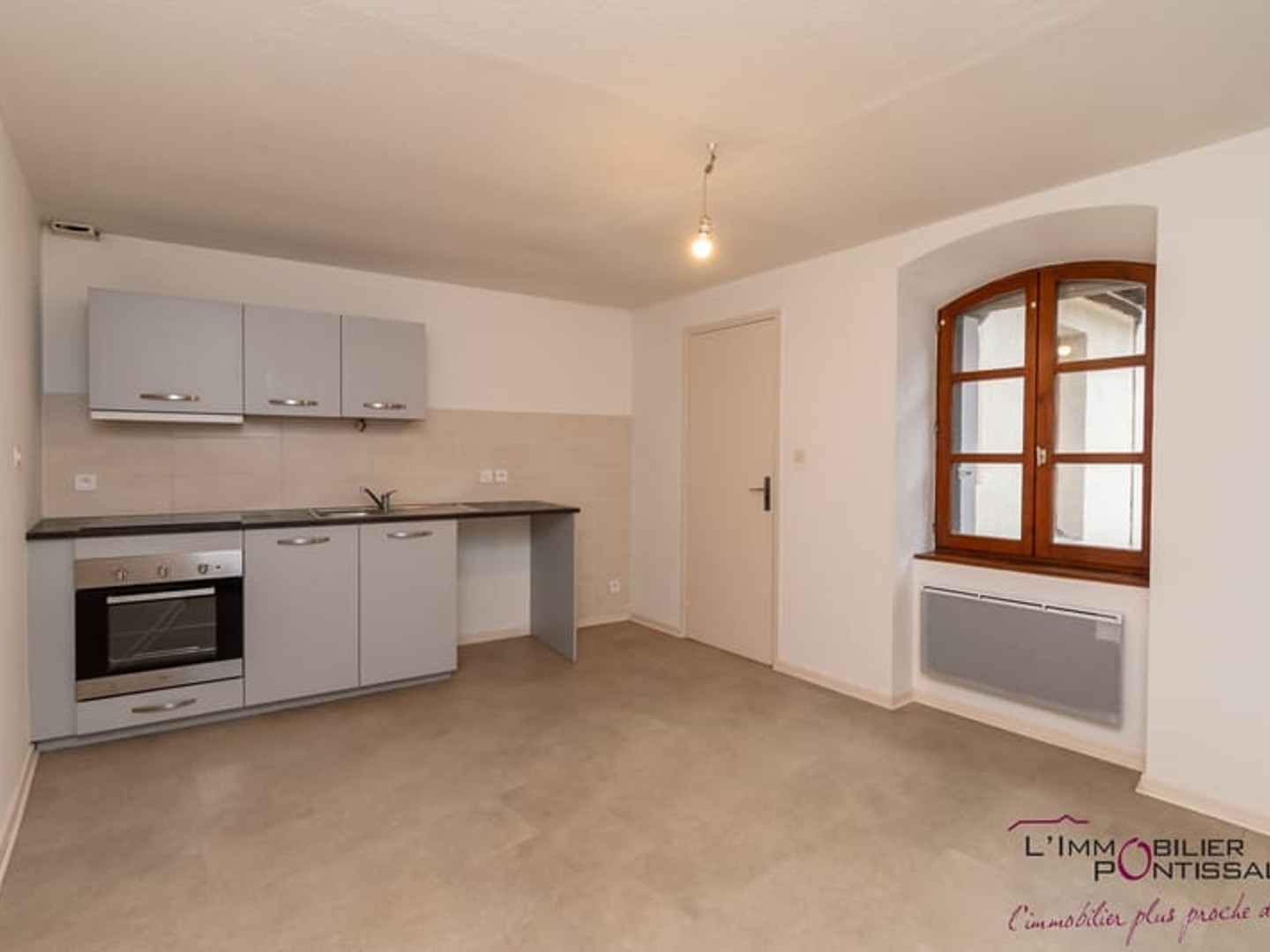 PONTARLIER - CENTRE VILLE - APPARTEMENT T2 - CAVE