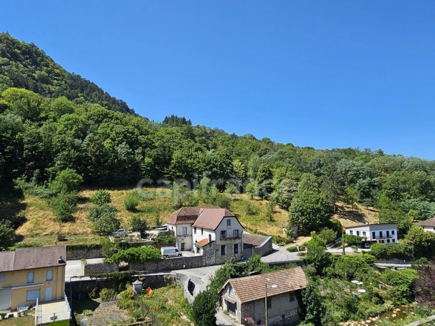 Appartement à vendre - 4 pièces - 72m2 - Salins-Les-Bains (39110)