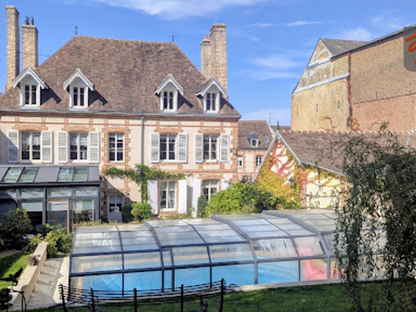 Maison 7 pièces 300 m²