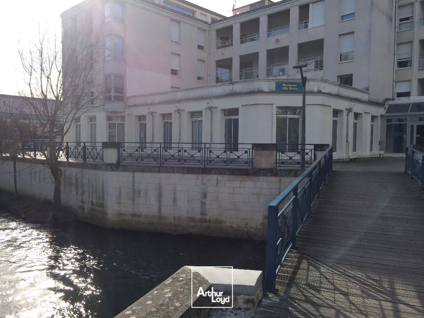 OPPORTUNITE ACHAT HYPER CENTRE NIORT BATIMENT REZ DE CHAUSSE PROCHE DES HALLES