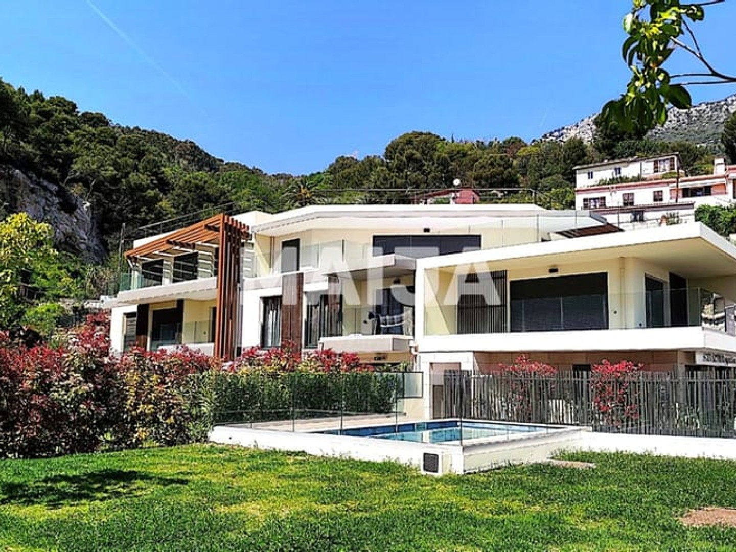 APPARTEMENT DE 4 PIÈCES AVEC VUE SUR LA MER