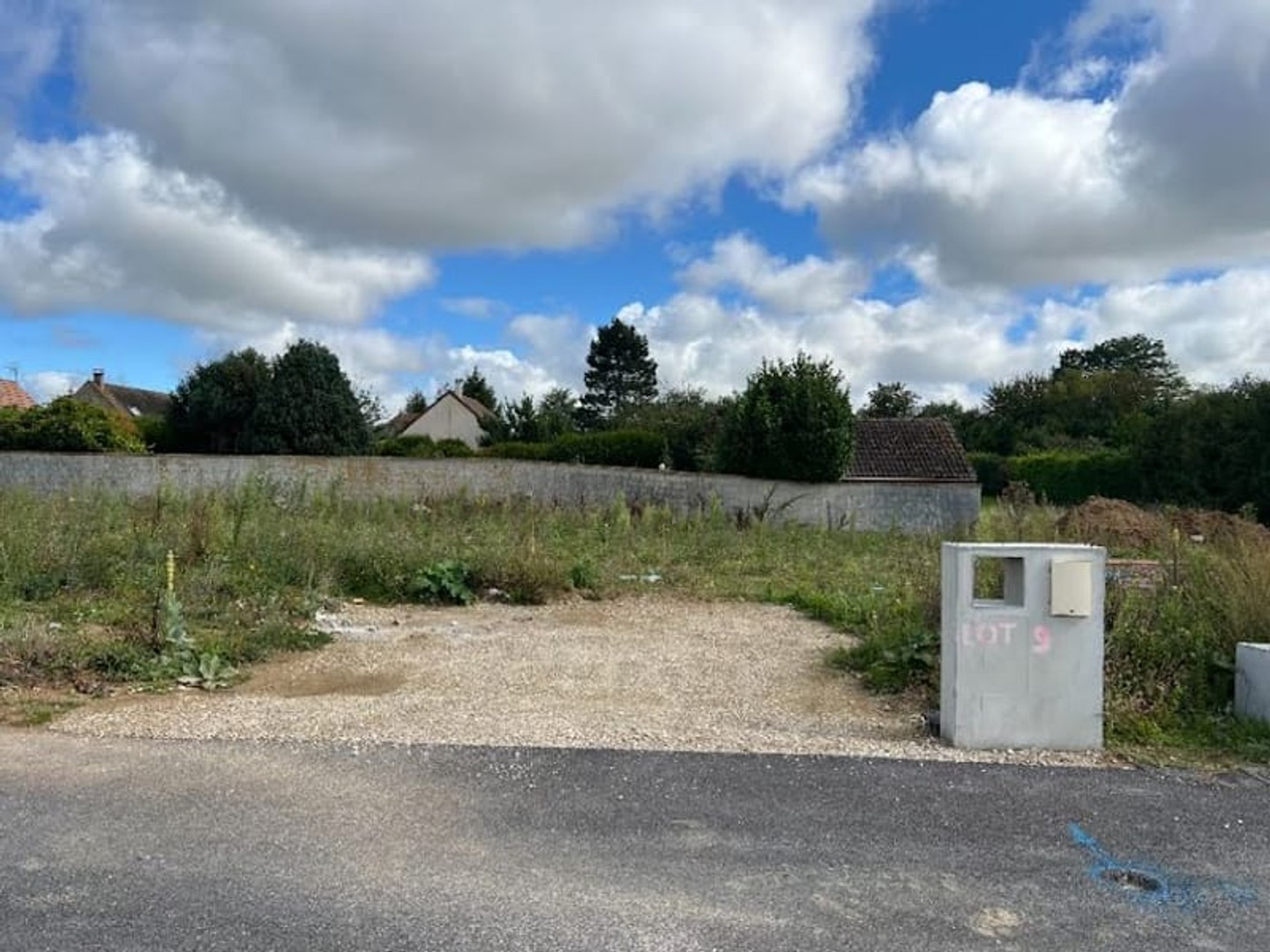 Terrain 208 m²