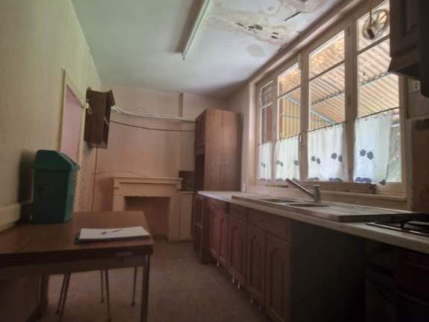 Magasin à vendre - 130m2 - Villeneuve-Sur-Al... (03460)