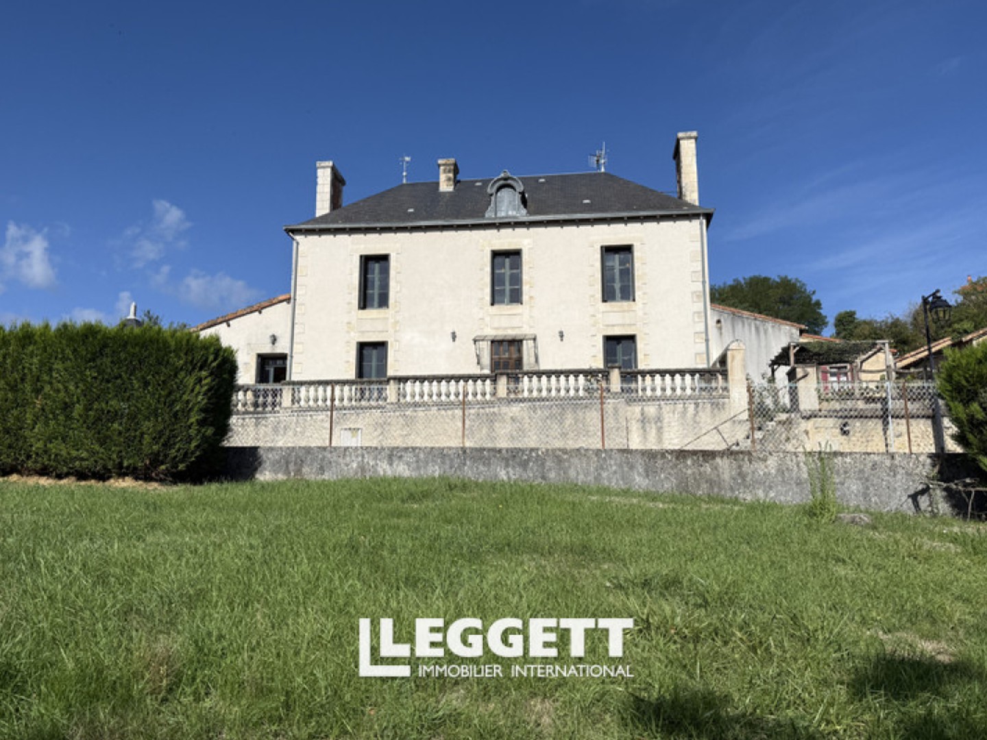 maison 9 pièce(s), QUEAUX