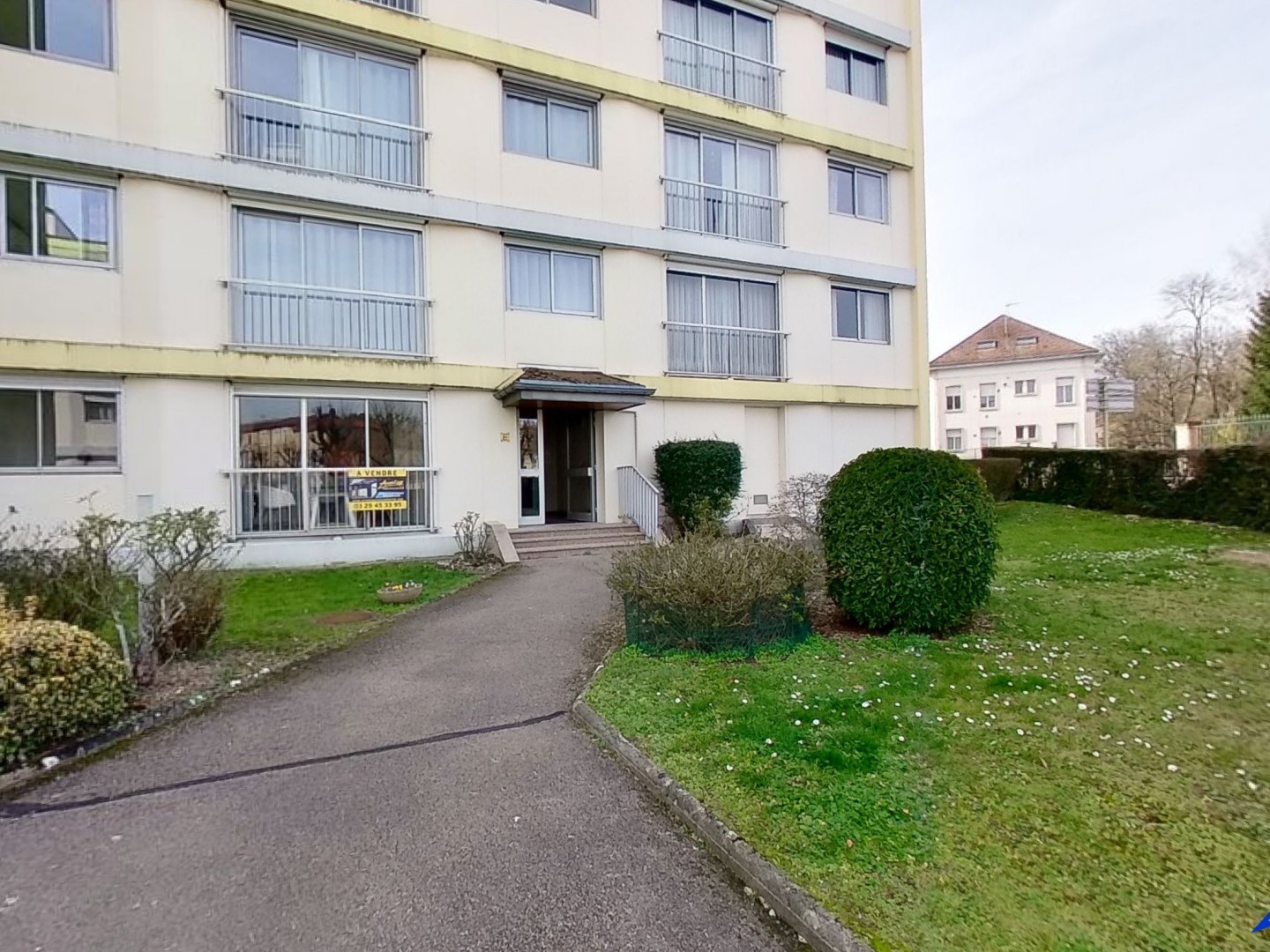 APPARTEMENT T2 proche centre ville.