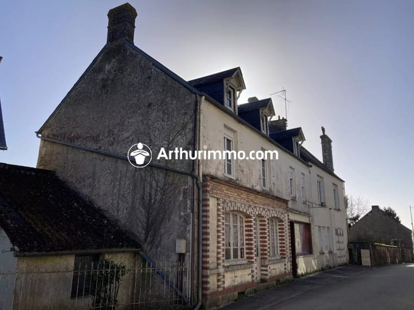 Maison à vendre - 8 pièces - 213m2 - Saint-Ellier-Les-... (61320)