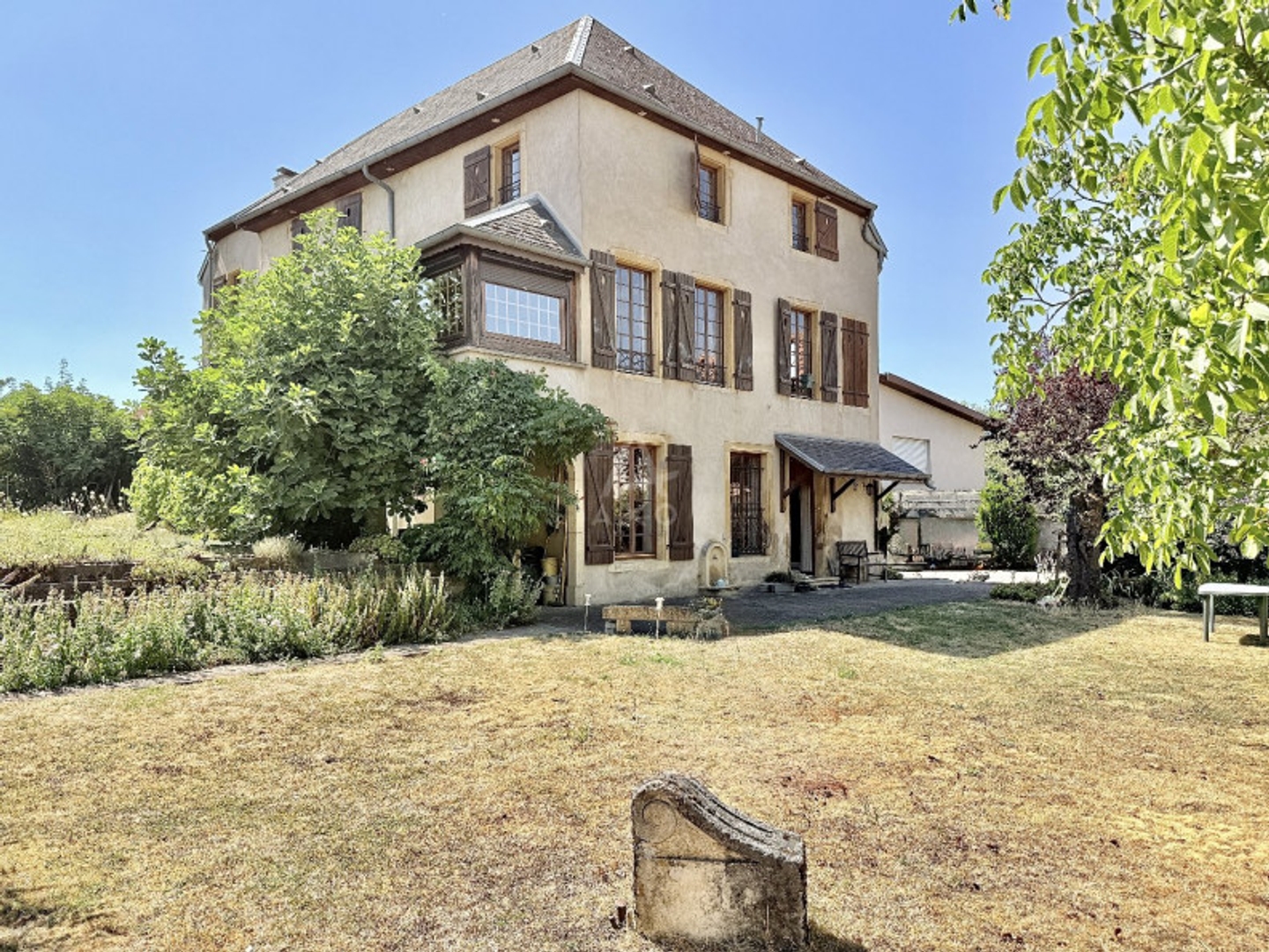 Maison 8 pièces 285 m²