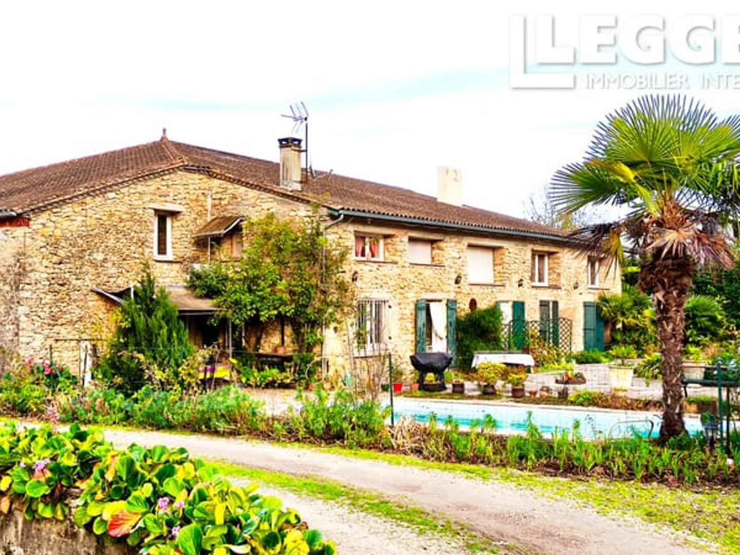 Grange entièrement restaurée en maison d'habitation