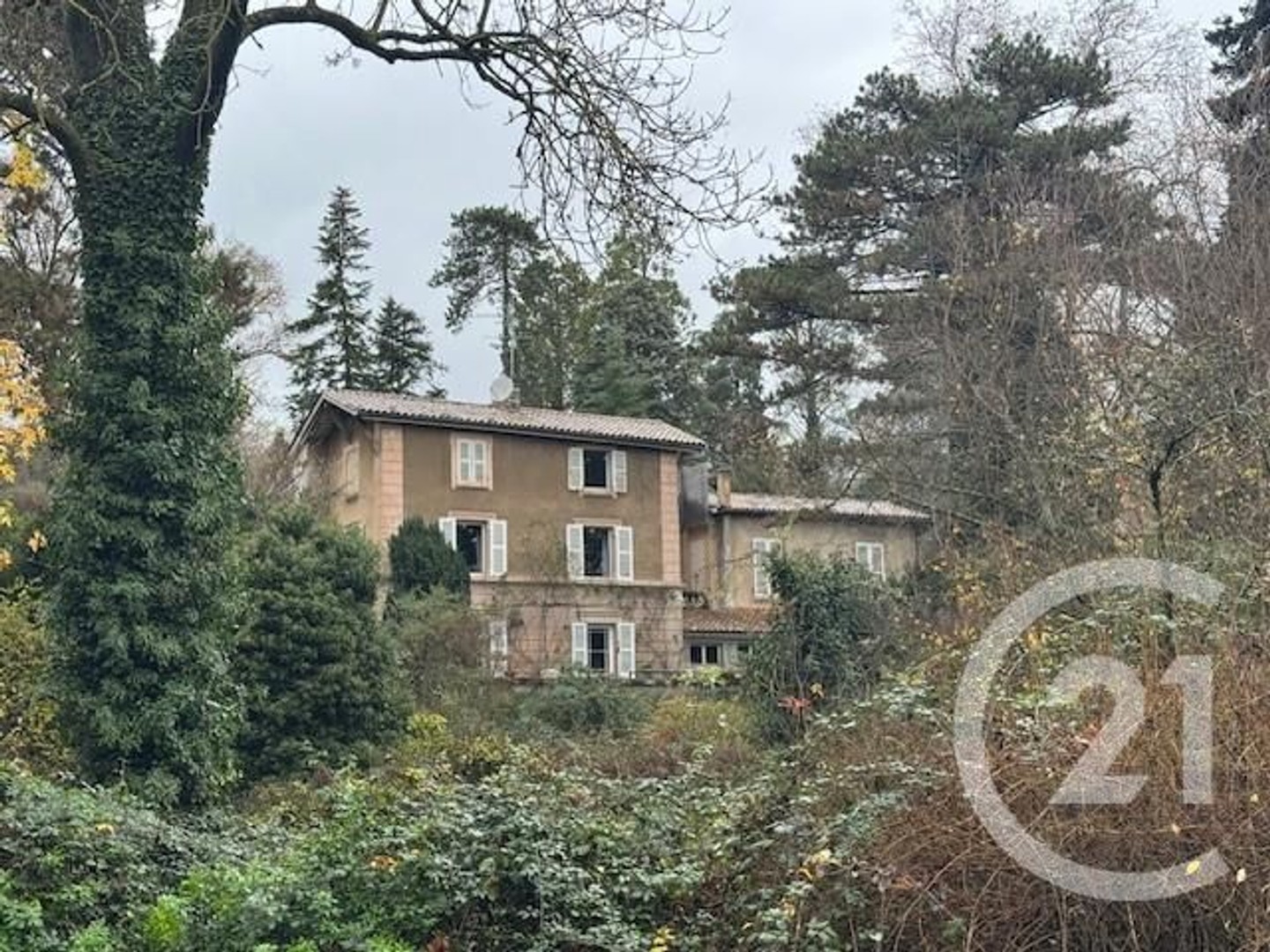 Maison 8 pièces 340 m²
