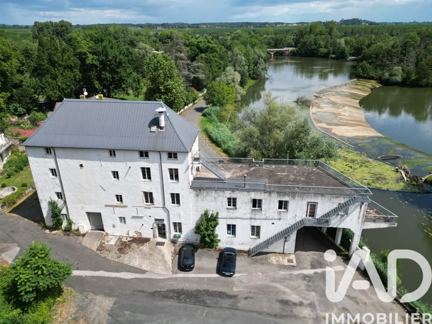 Maison avec appartements 900 m²