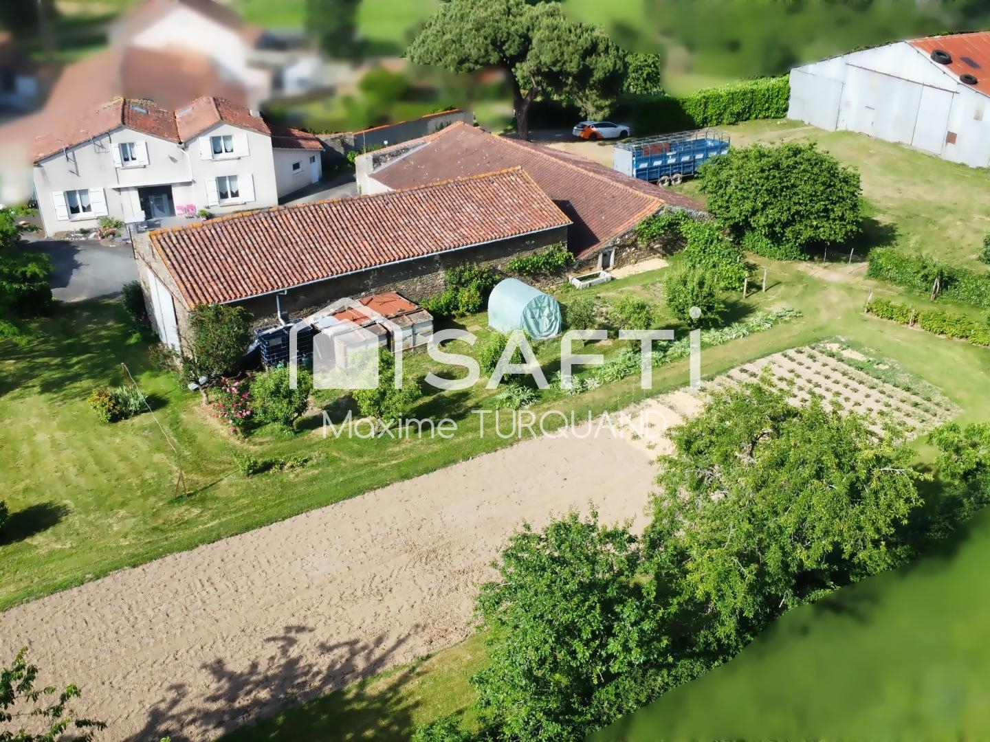 Maison 115m², 4 chambres 4600m² de terrain avec Dépendances XL.