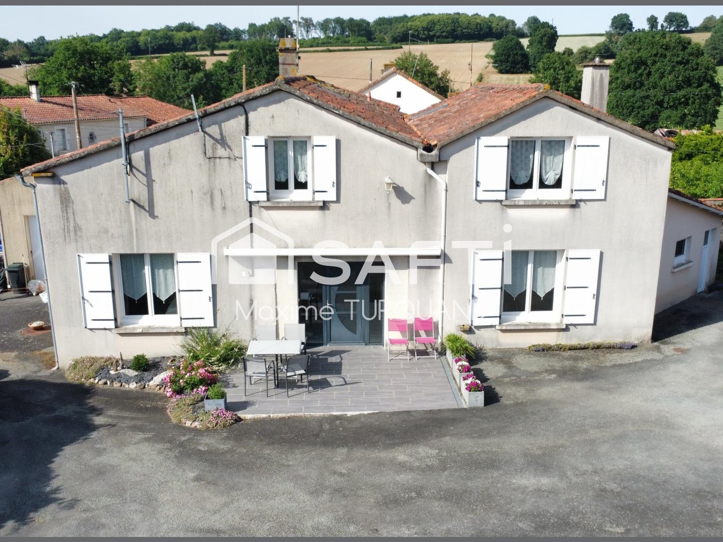 Maison à vendre - 6 pièces - 115m2 - Saint-Pierre-Du-C... (85120)