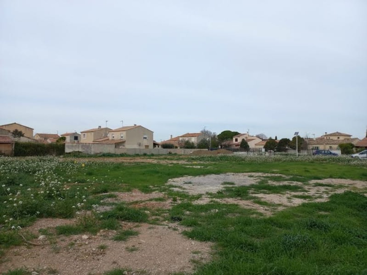 Terrain 807 m²