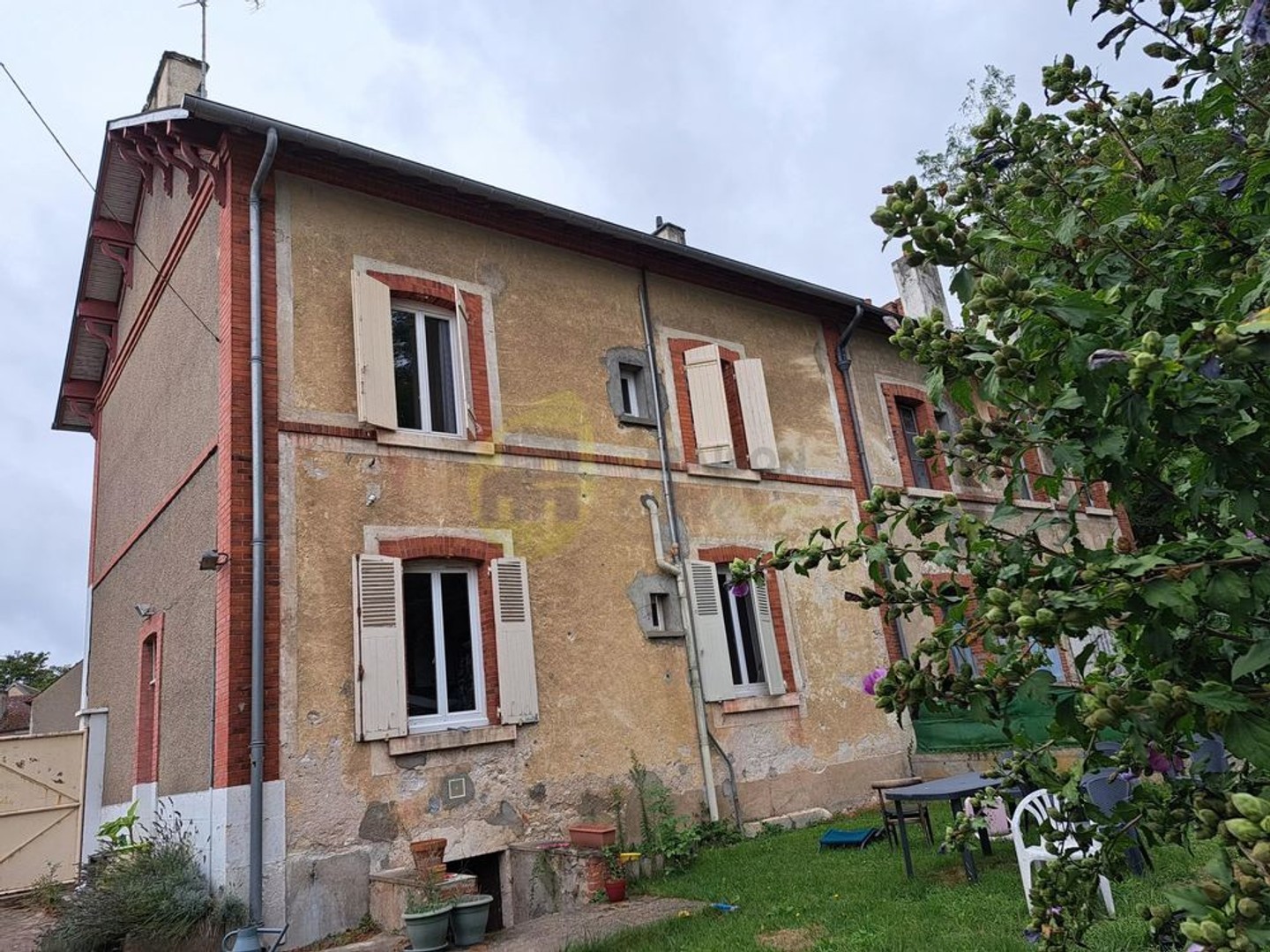 Appartement à vendre - 6 pièces - 130m2 - Foëcy (18500)