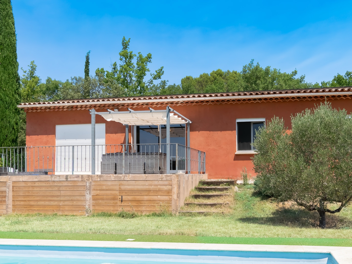 Maison à vendre - 5 pièces - 115m2 - La Verdière (83560)