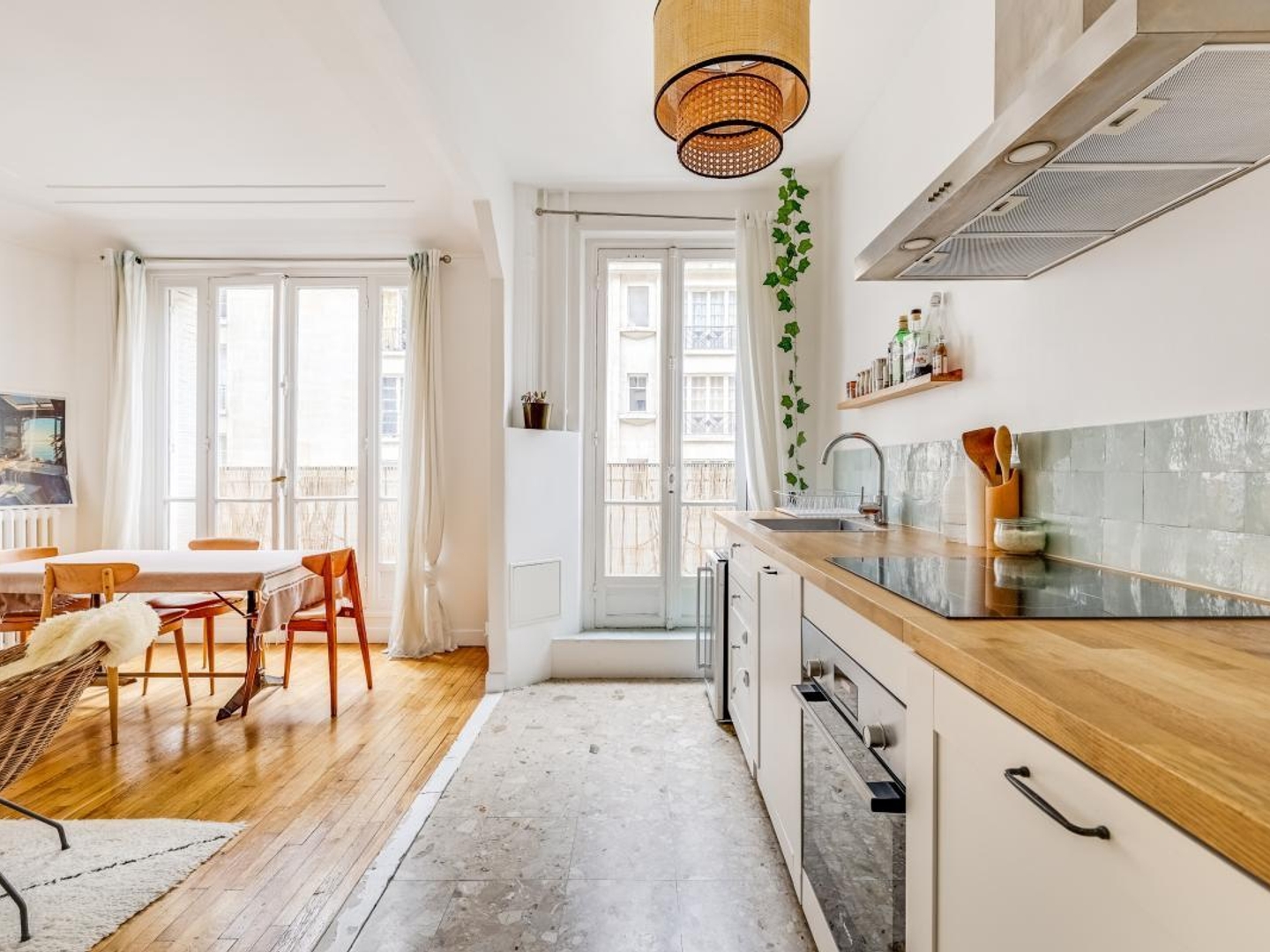 Appartement à vendre - 2 pièces - 55m2 - Paris 18e (75018)