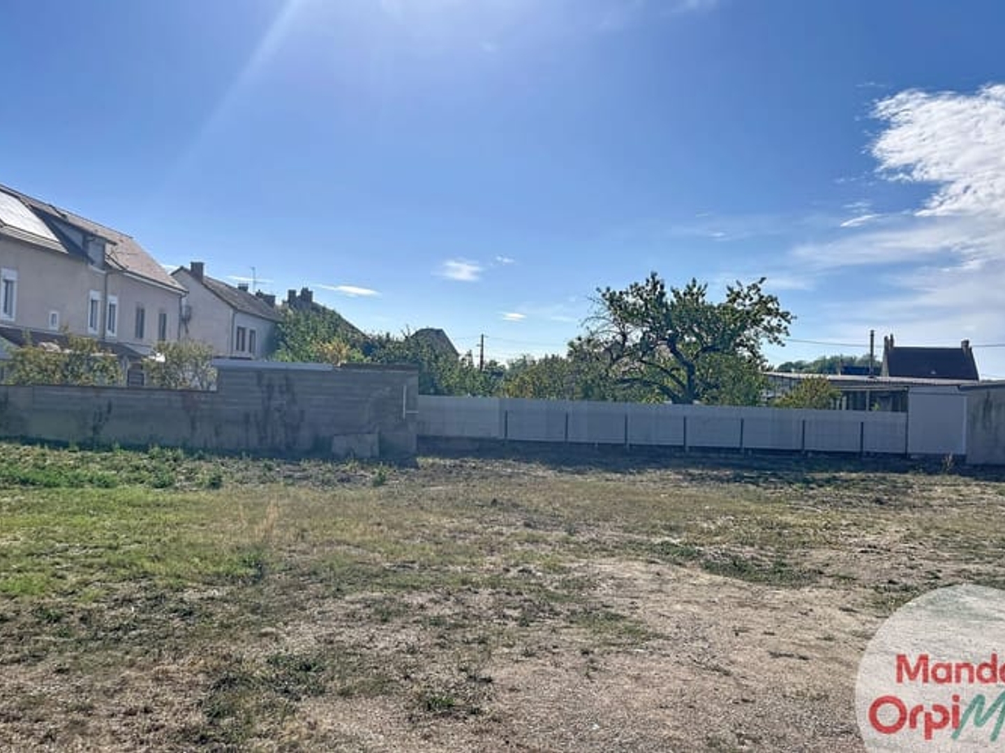 Terrain 824 m²