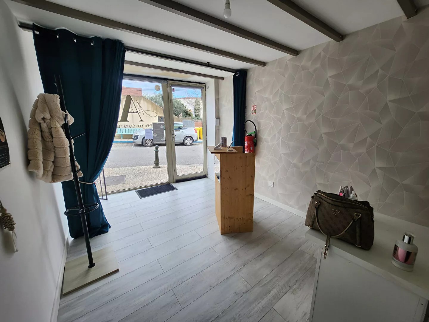 Local commercial 5 pièces 80 m²