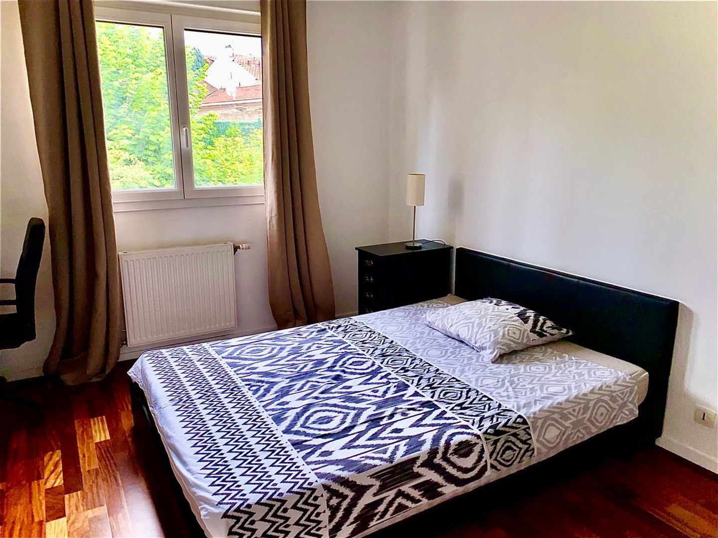 Chambre Spacieuse à Louer dans une Grande Maison (loyer tout inclus)