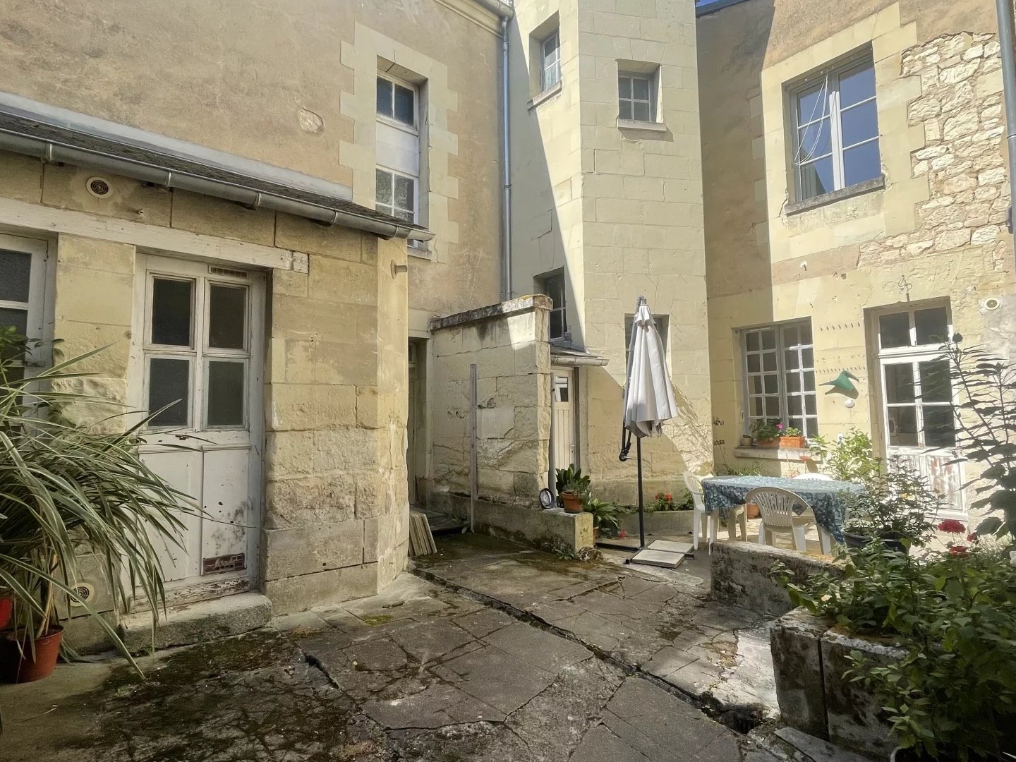 Ensemble immobilier : charme, volume et potentiel à exploiter