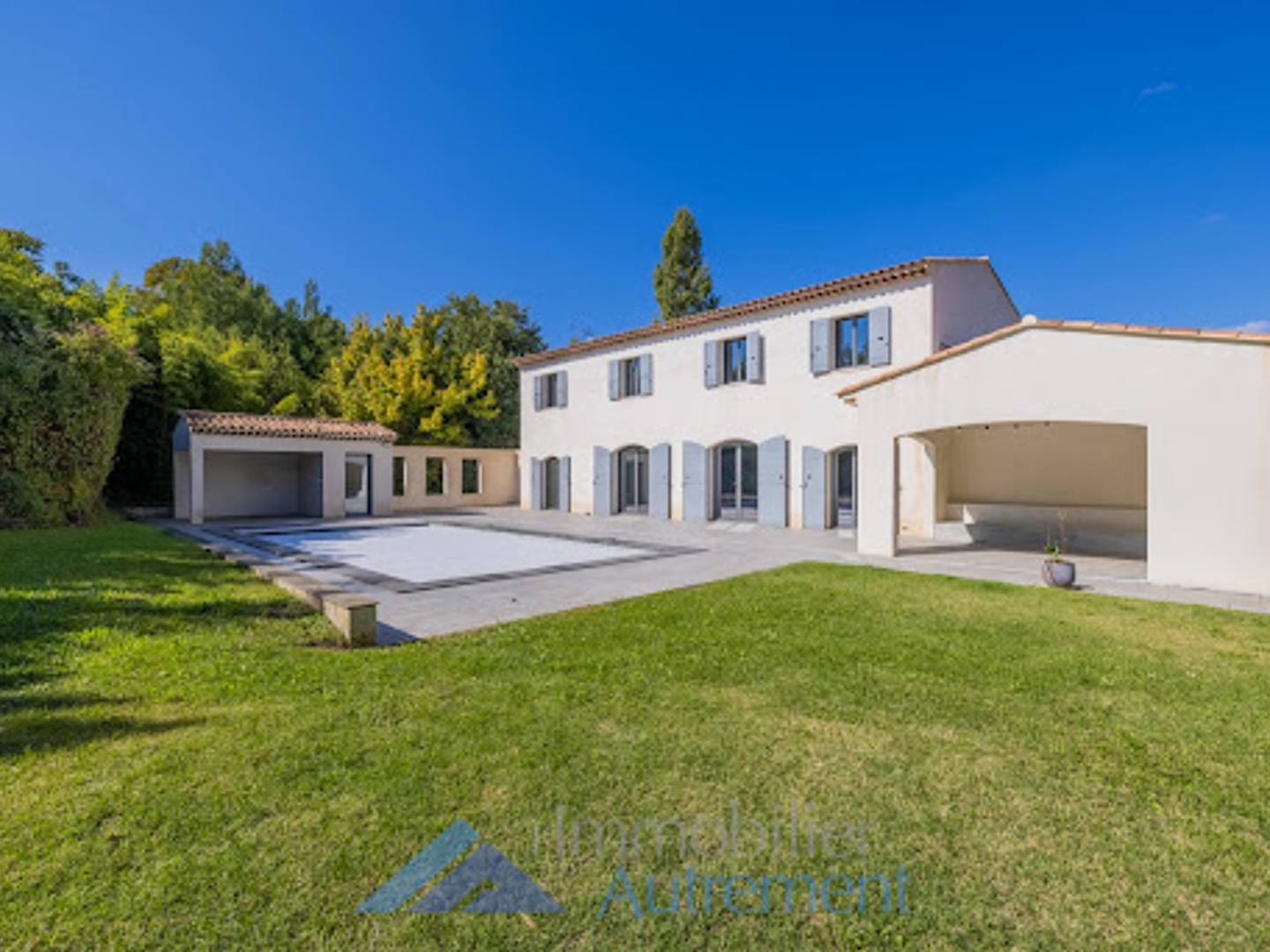 Maison à vendre - 6 pièces - 250m2 - Aix-En-Provence (13100)