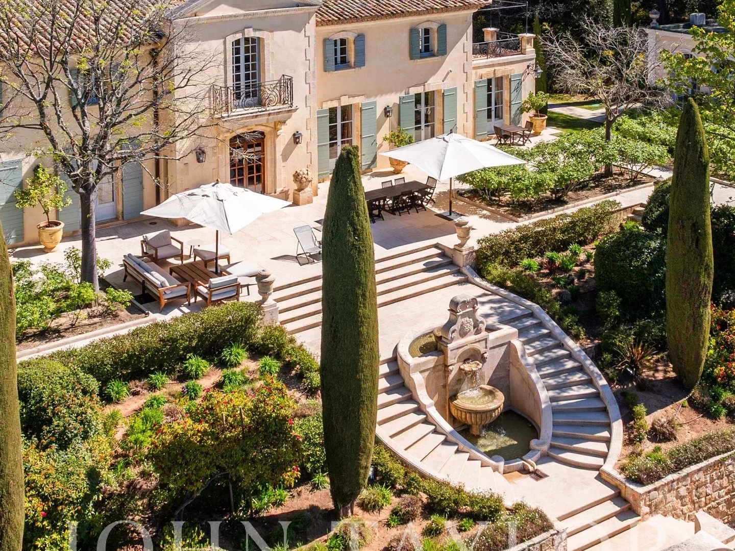 Maison à vendre - 8 pièces - 500m2 - Aix-En-Provence (13100)