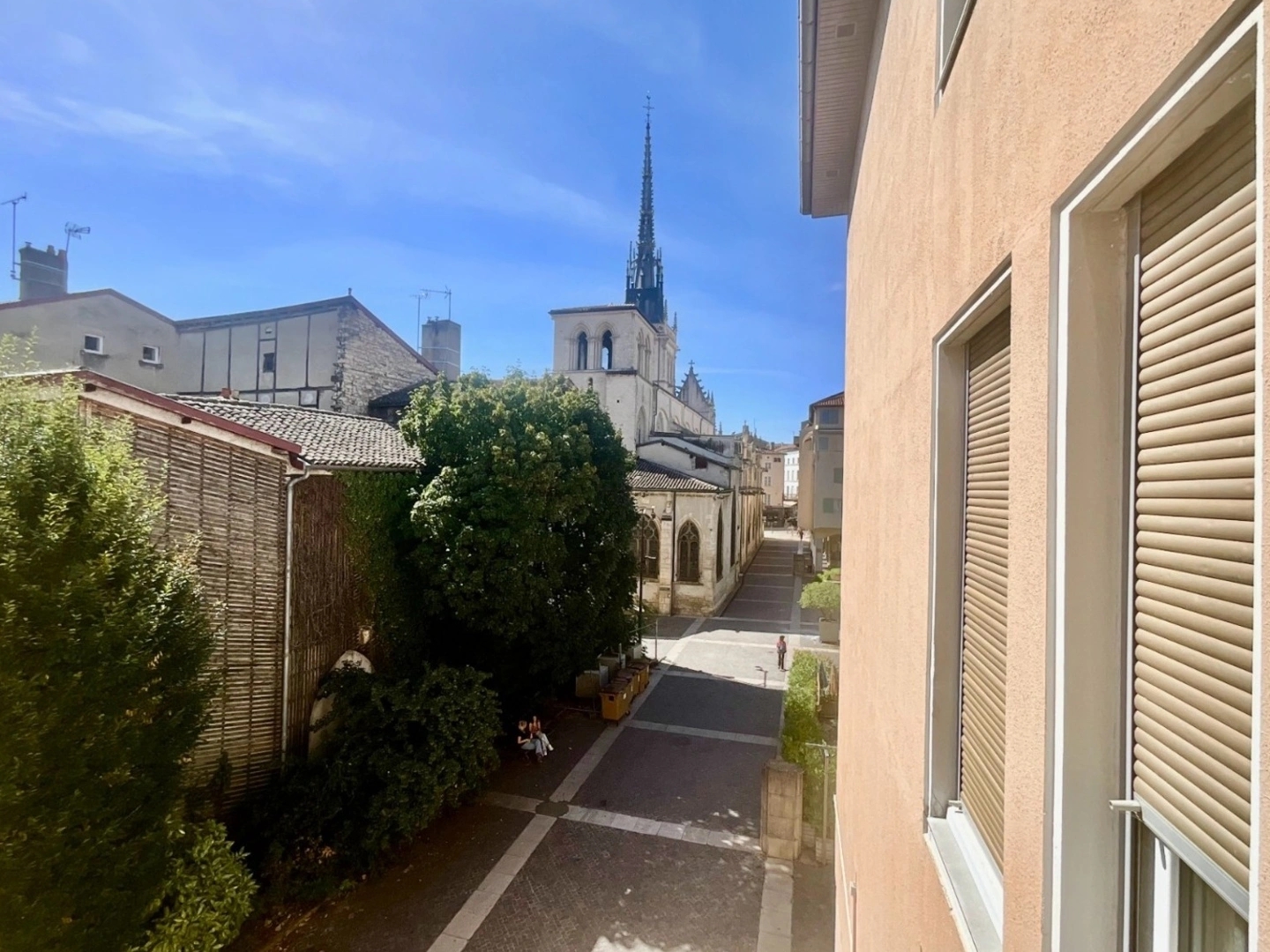 Appartement à vendre - 3 pièces - 74m2 - Villefranche-Sur-... (69400)