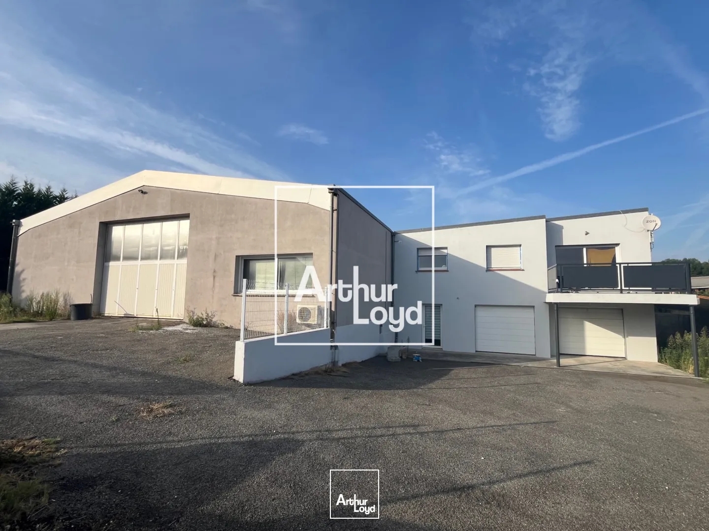 Local d'activité à vendre à Aussonne avec bureaux et parking