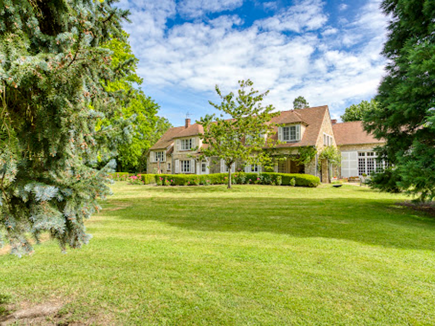 Maison à vendre - 30000m2 - Autouillet (78770)