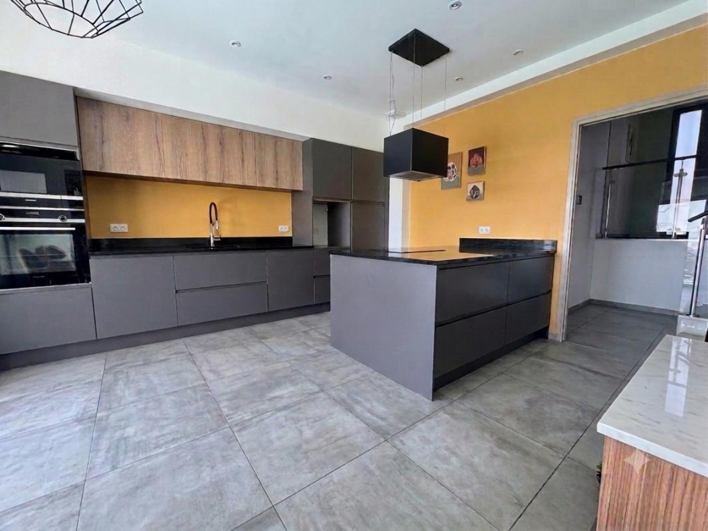 Maison à vendre - 7 pièces - 277m2 - Sains-En-Amiénois (80680)