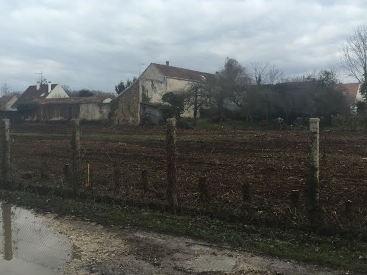 Terrain 597 m²