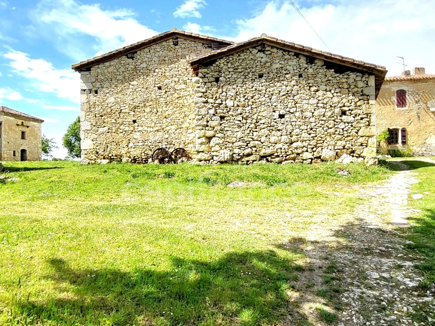 Maison à vendre - 8 pièces - 220m2 - Saint-Clar (32380)