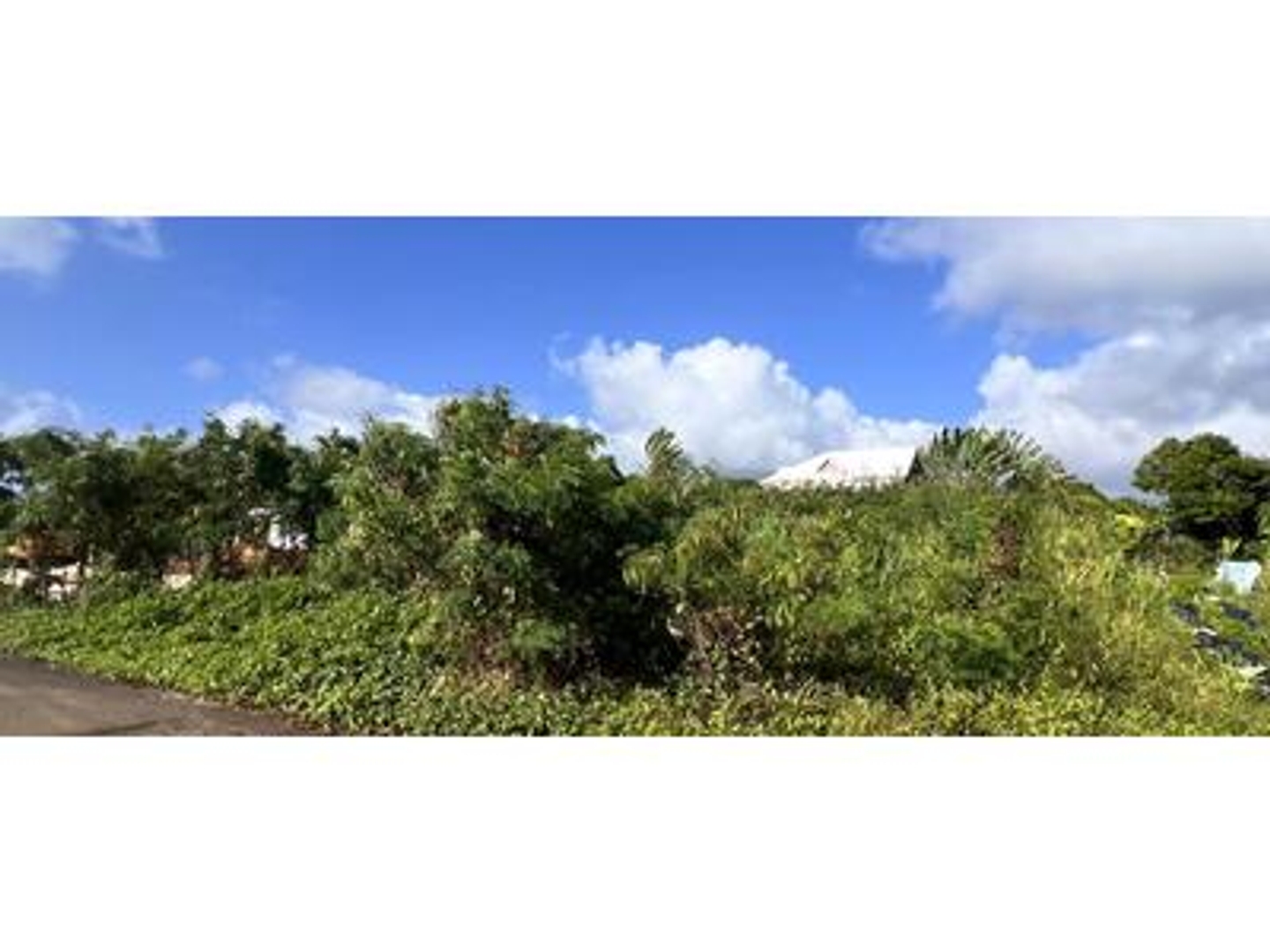 GOYAVE Terrain à bâtir viabilisé de 774 m² VILLARCHIPEL