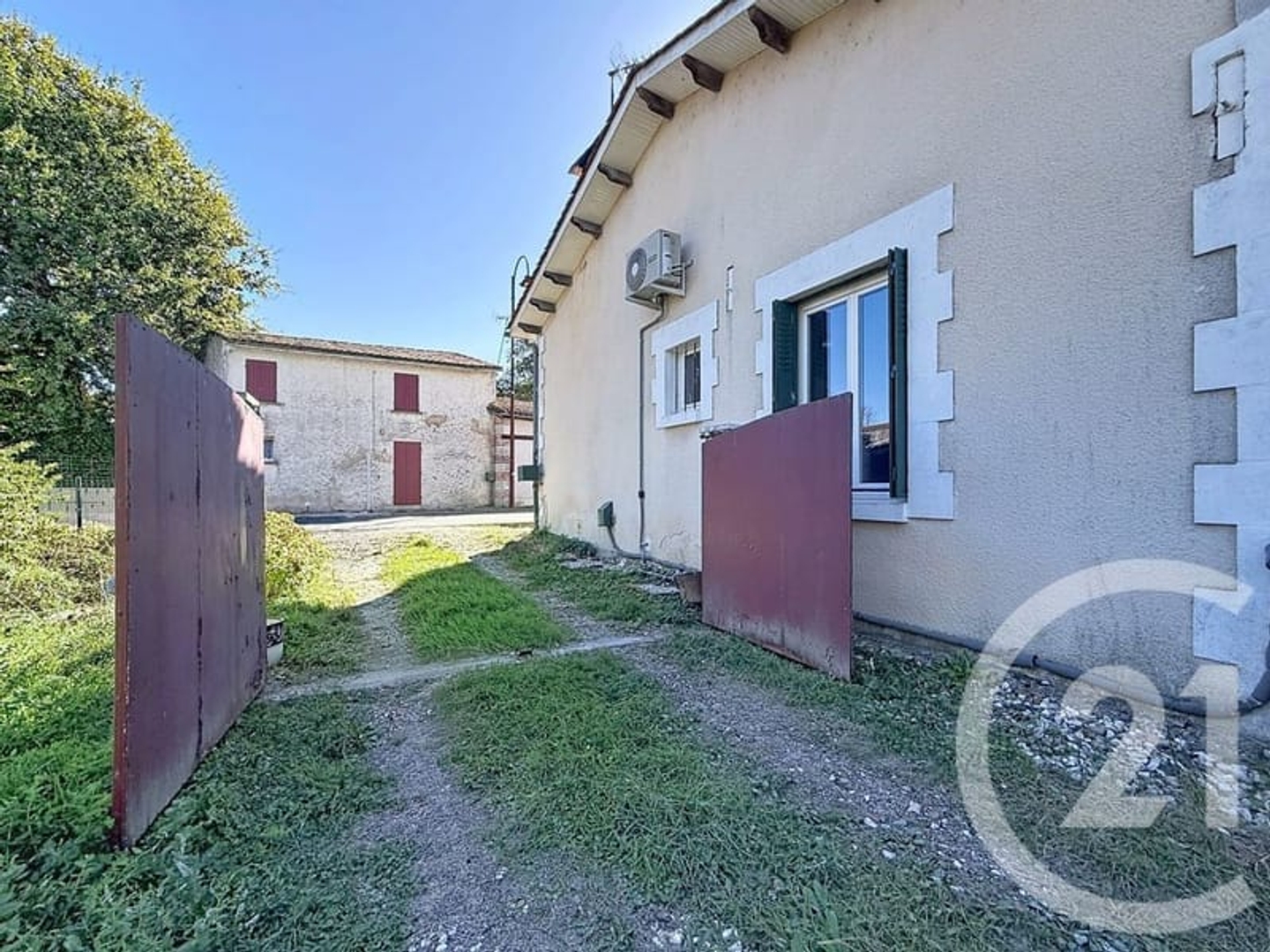 Maison à vendre - 4 pièces - 156m2 - Saint-Barthélemy-... (24700)