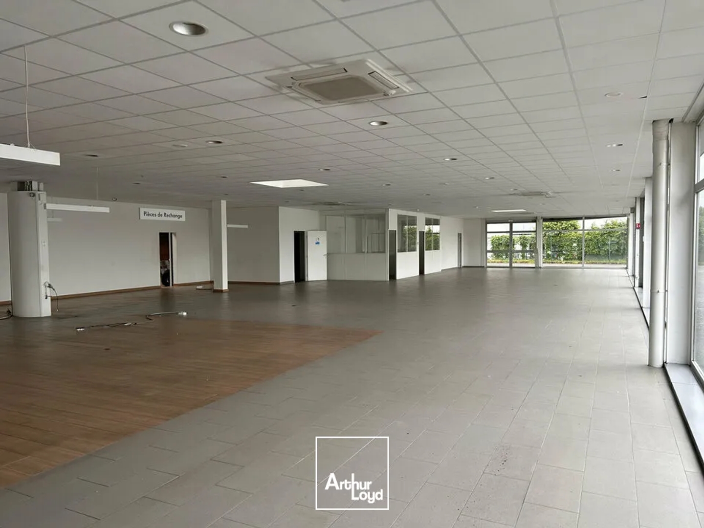 Locaux à vendre - 2466m2 - Huningue (68330)