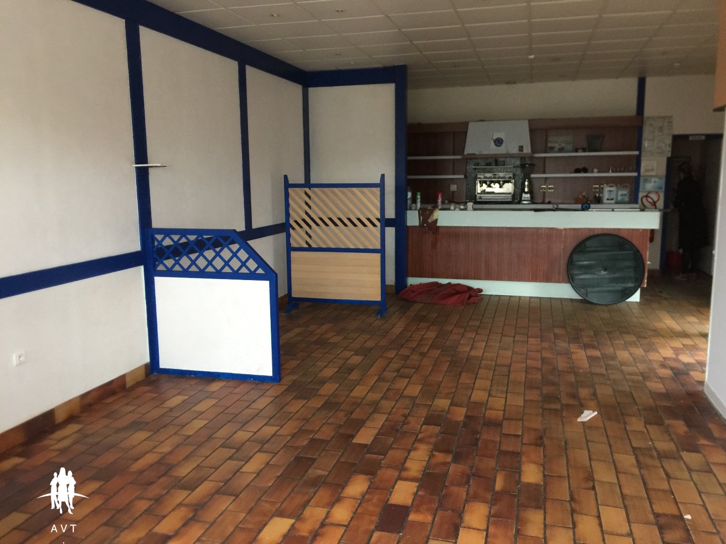 A vendre , Anet ( 28260 ) , bâtiment commercial : murs 715 m2