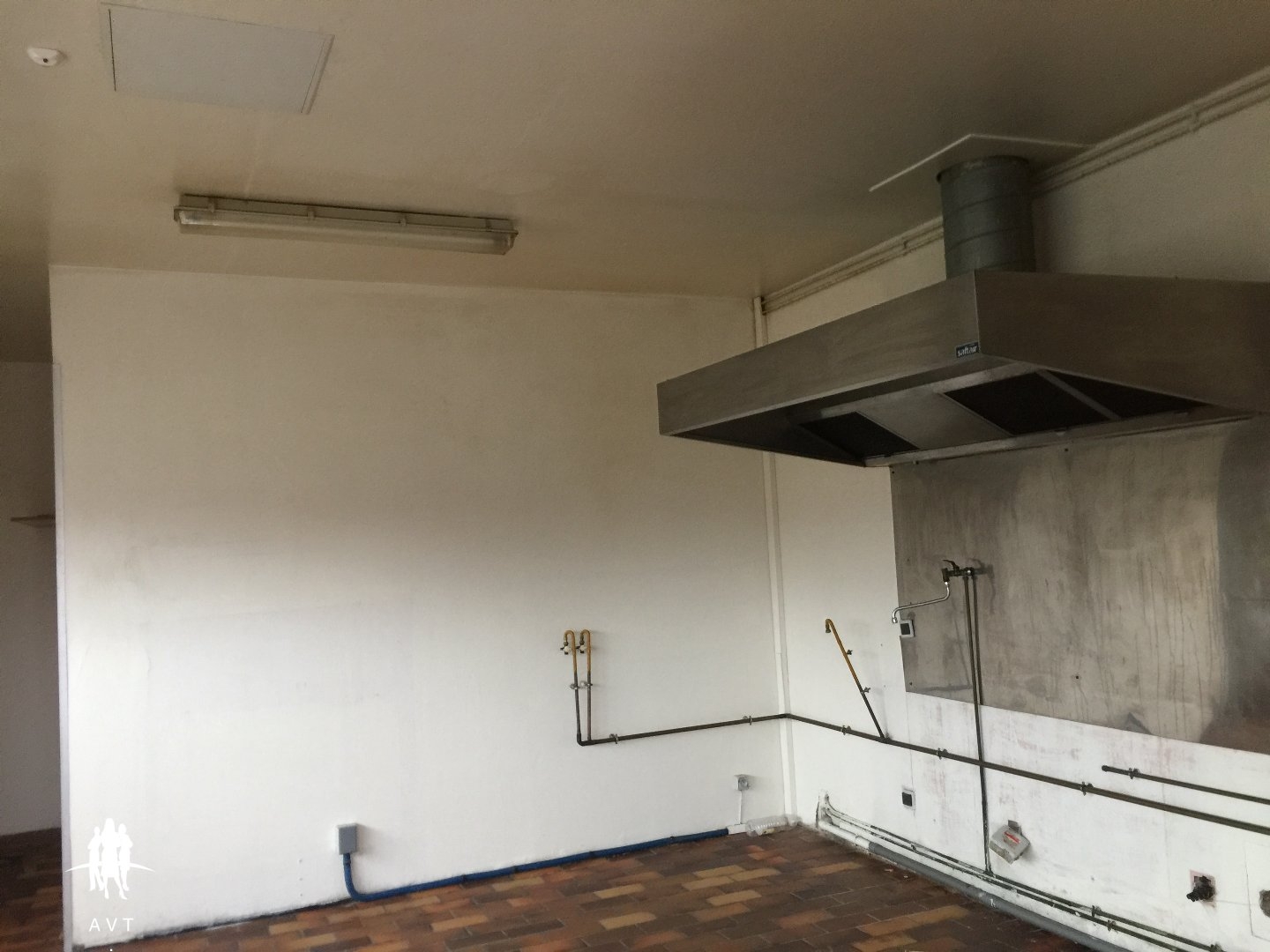 Locaux à vendre - 715m2 - Anet (28260)