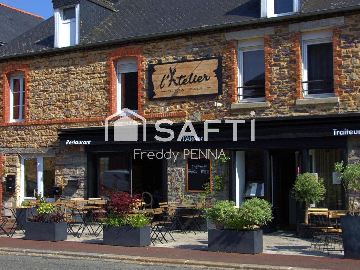 Restaurant rénové avec terrasse et licence IV