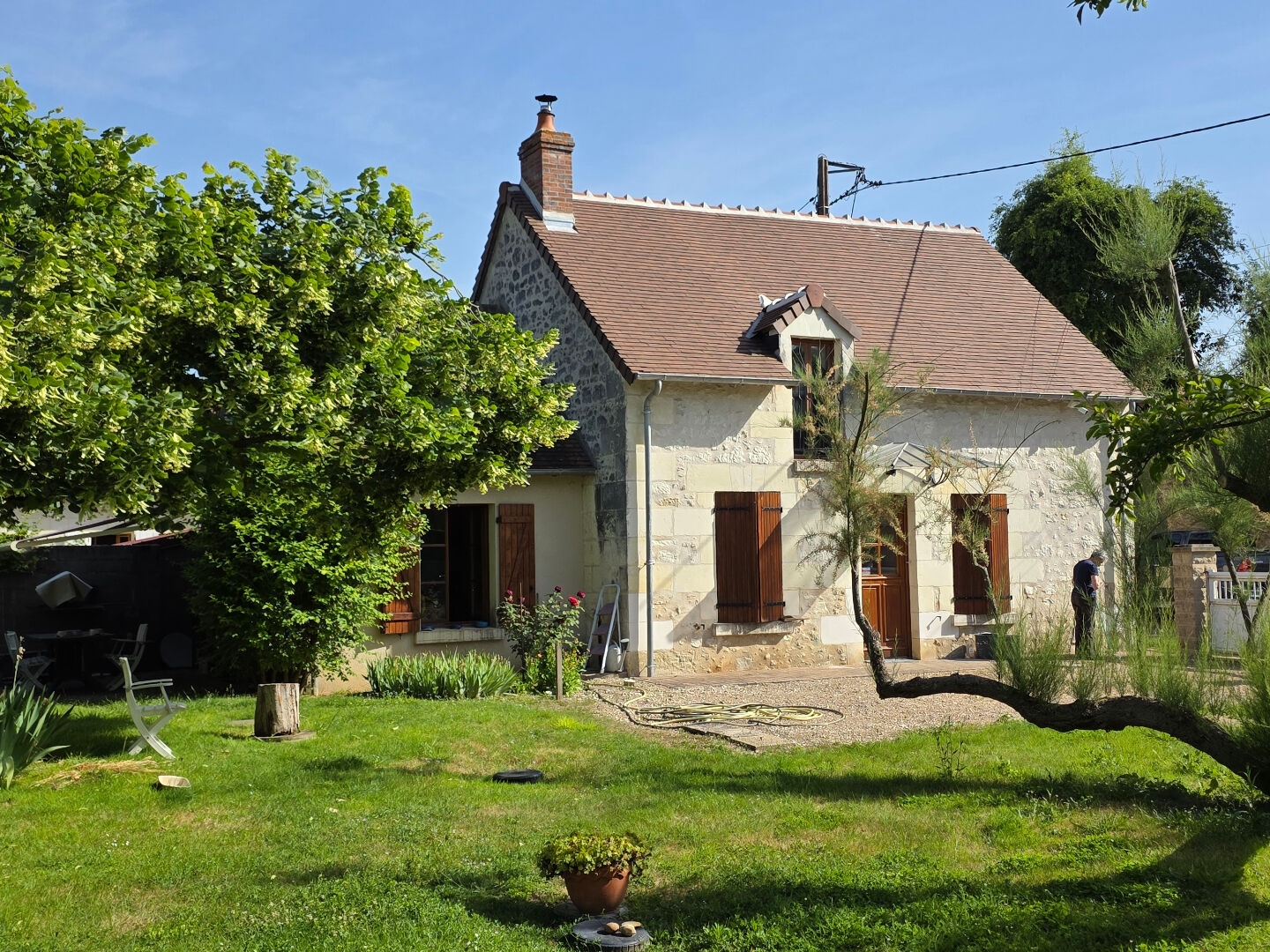 Coup de coeur à Châteauvieux : Charme, sérénité et potentiel exceptionnel !