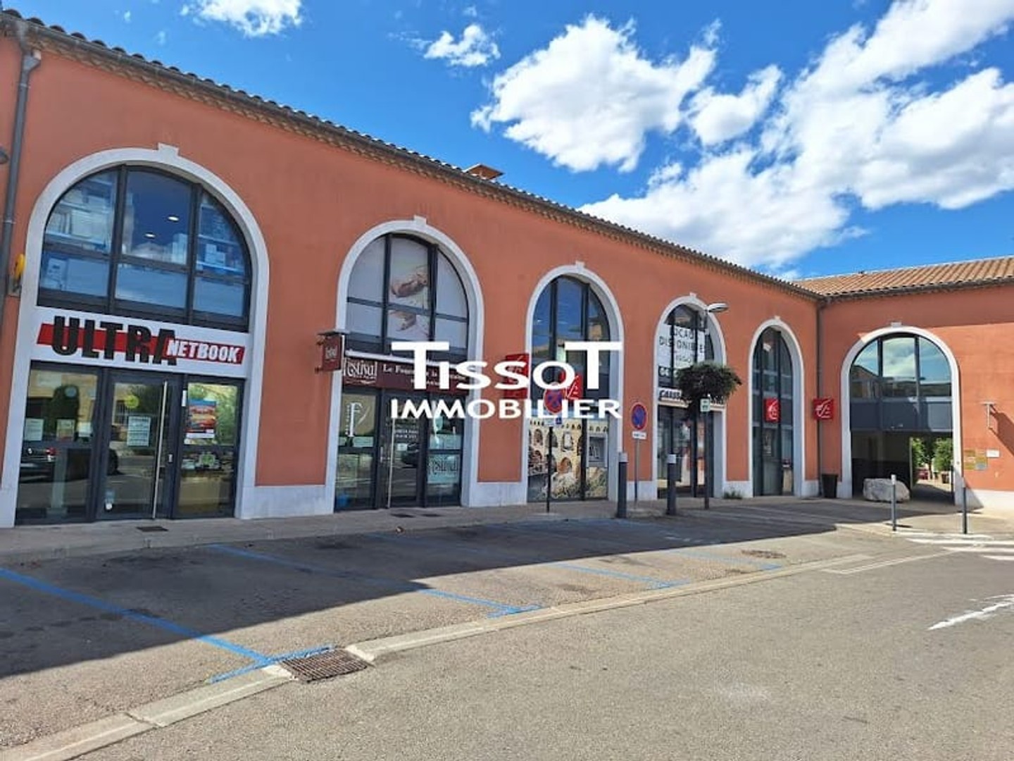 Commerce 1 pièce 163 m²