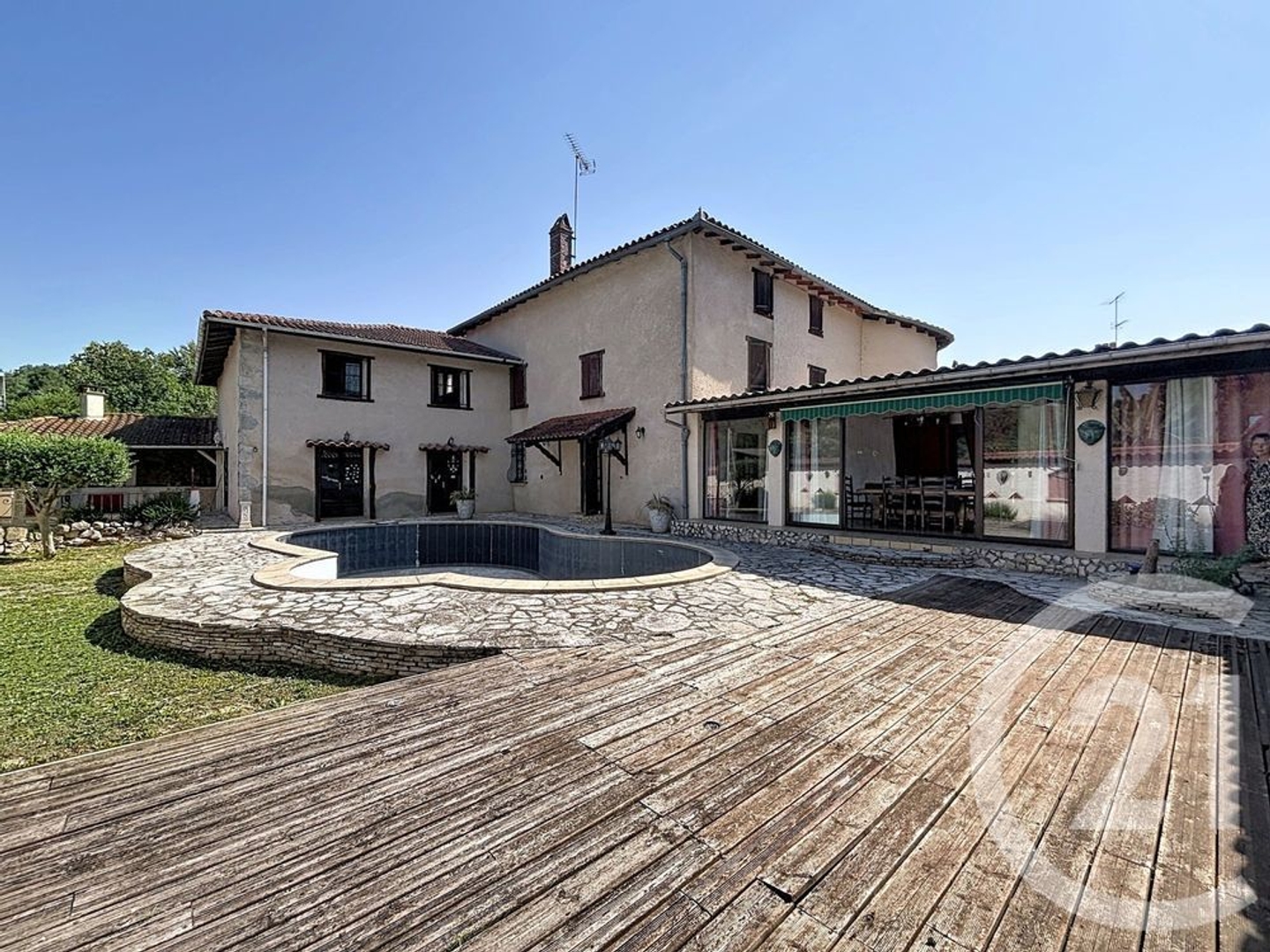 Maison 10 pièces 319 m²
