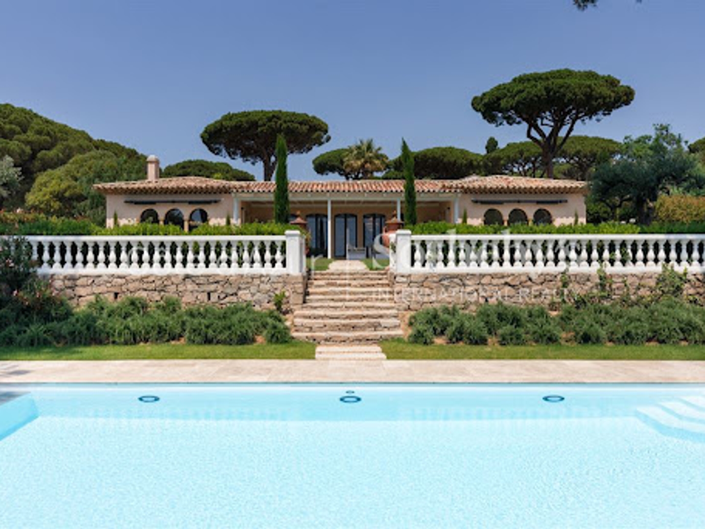 Maison à vendre - 15 pièces - 540m2 - Grimaud (83310)