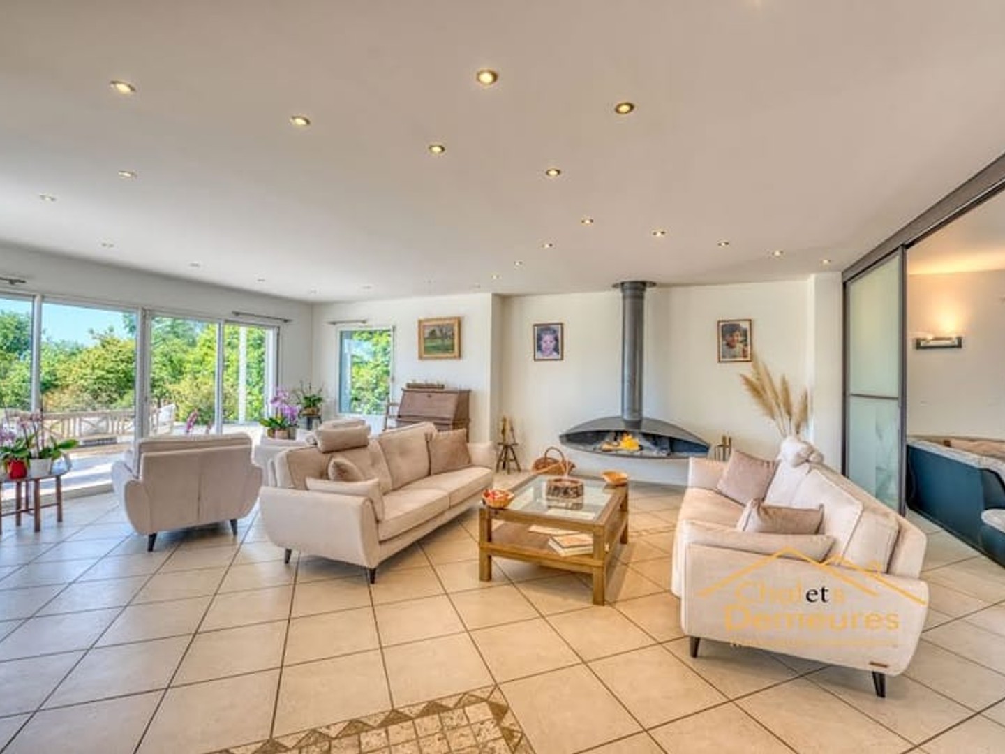 Maison 9 pièces 280 m²