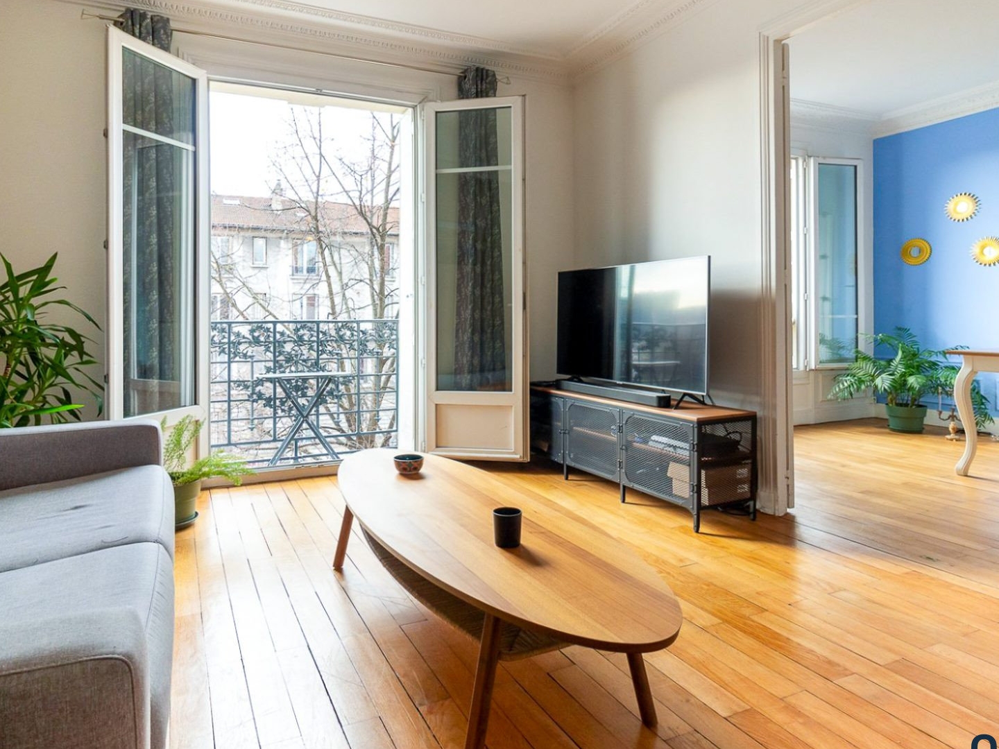 Un très beau 3 pièces de près de 61 m² au pied du Métro SAI