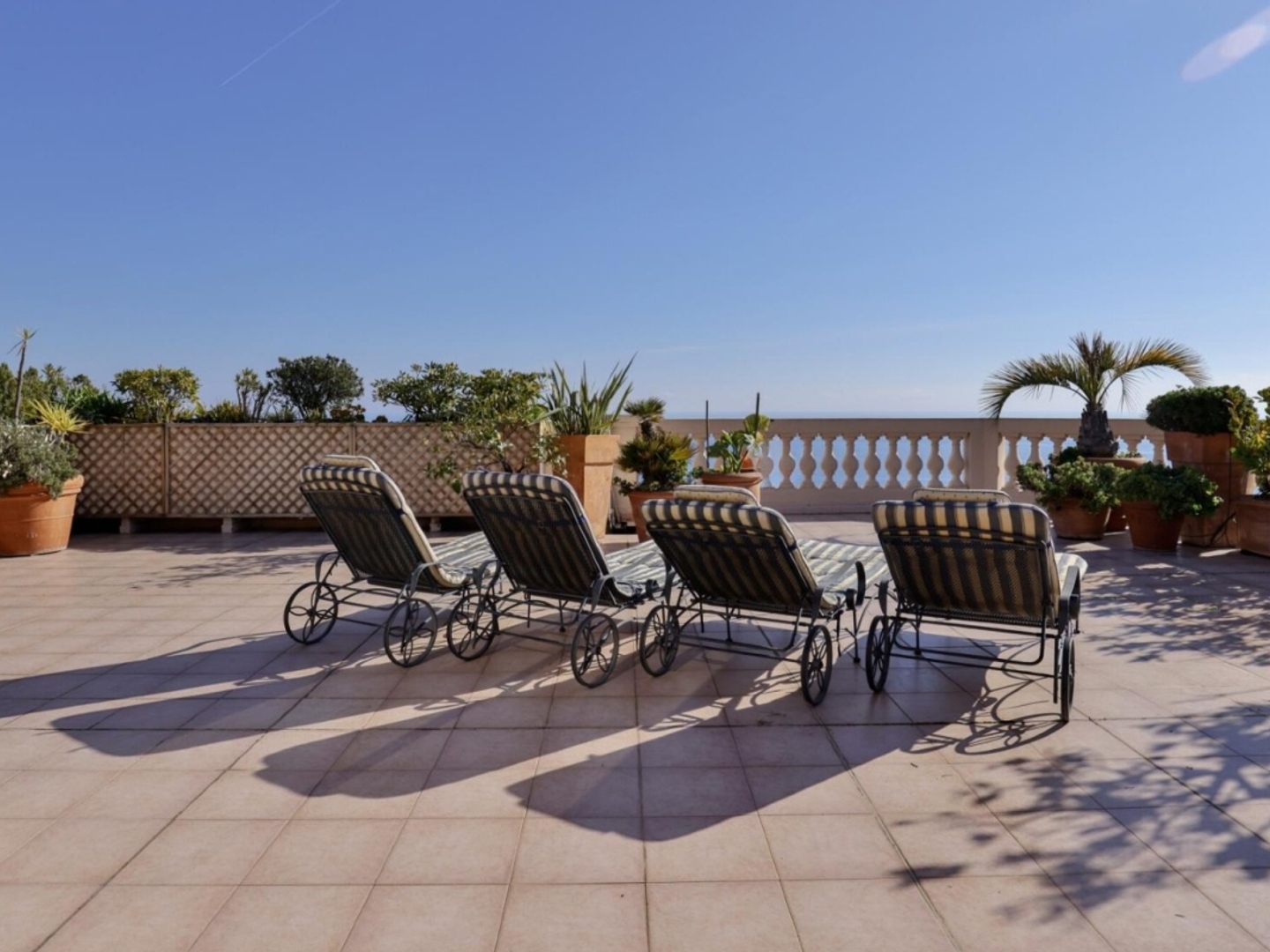 Appartement à vendre - 7 pièces - 144m2 - Cap-D'ail (06320)