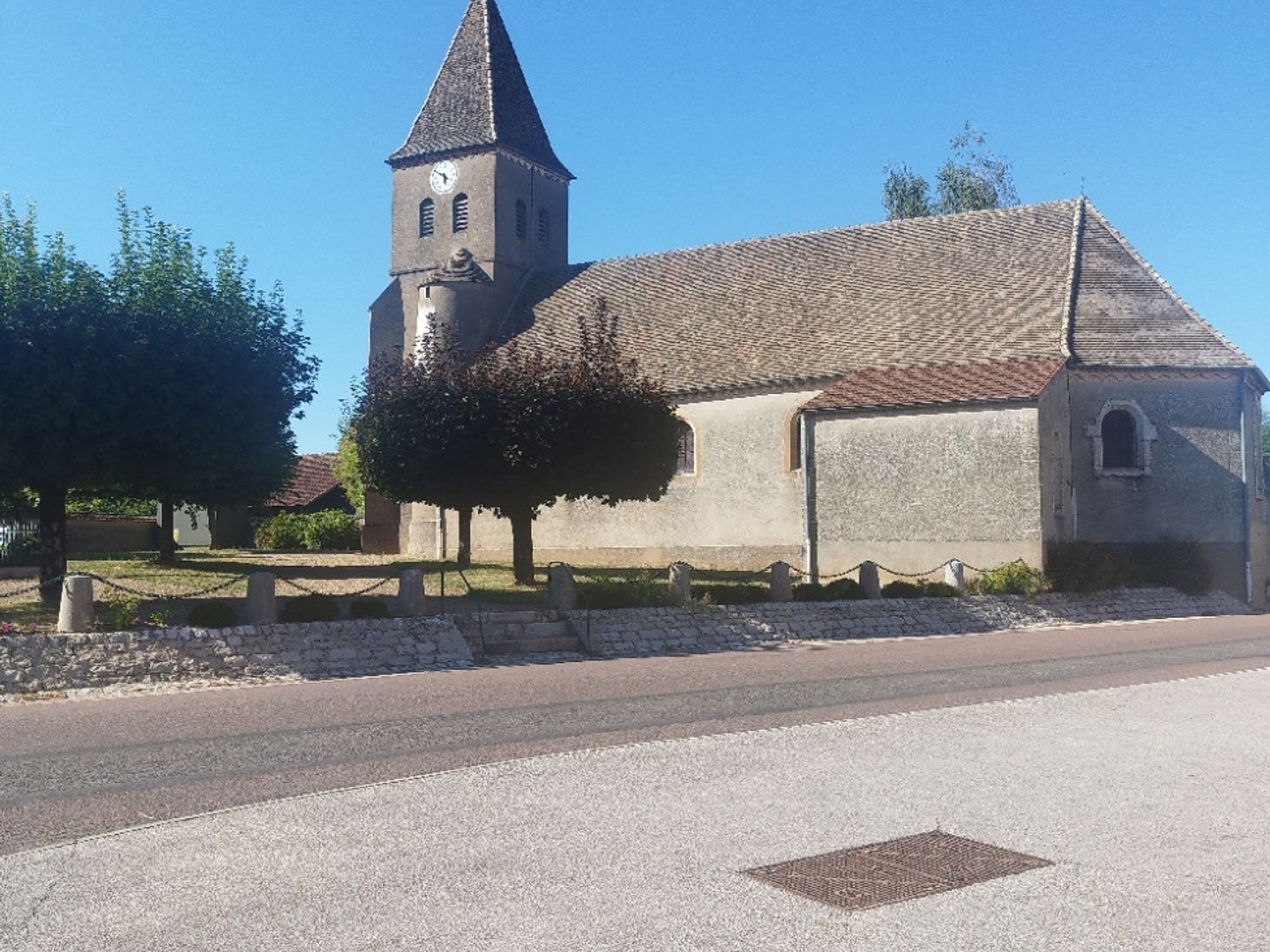 Maison à vendre - 740m2 - Bragny-Sur-Saône (71350)