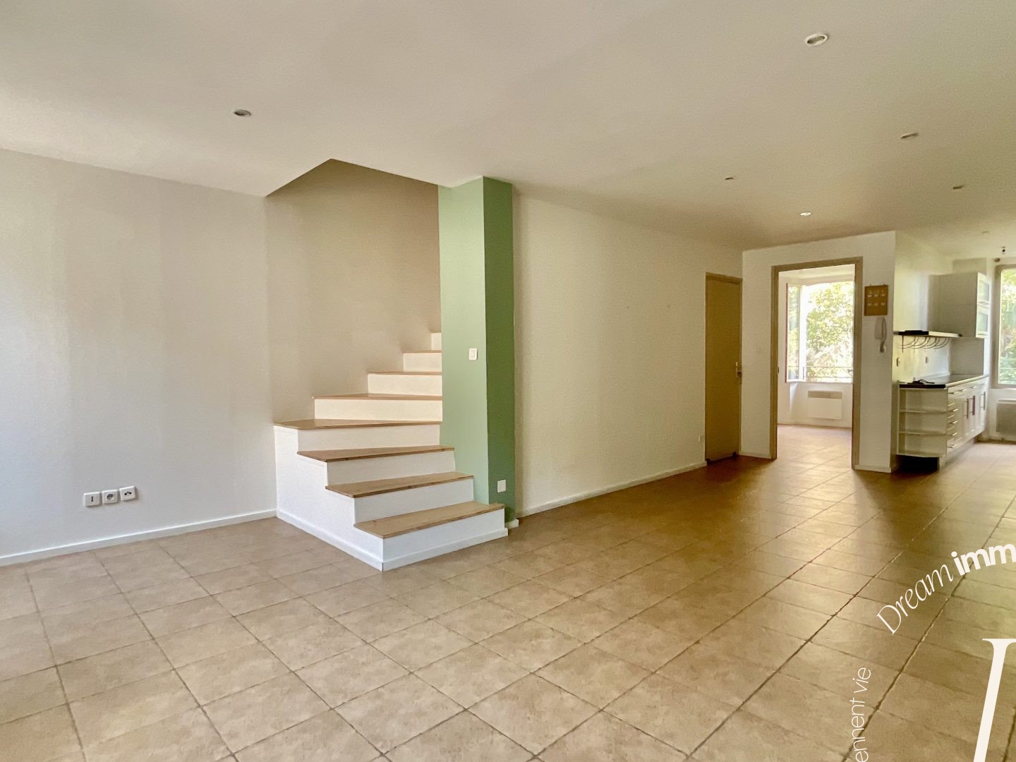 Duplex 4 pièces de 83m2 + parking couvert