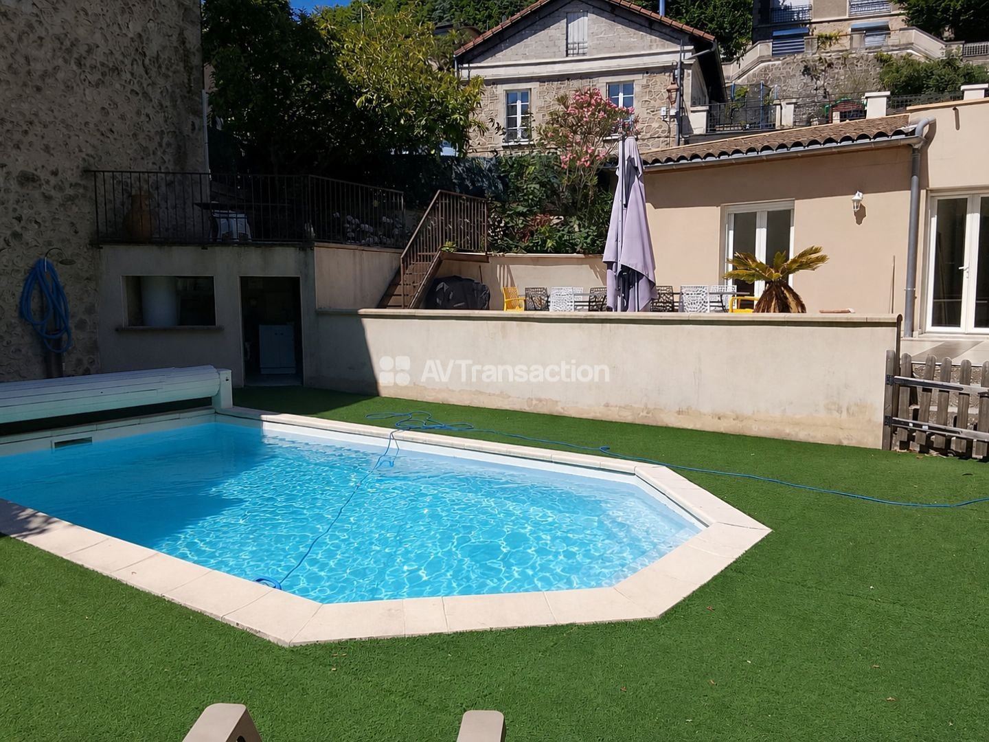 Maison plain pied spacieuse, 5 chambres, piscine, studio