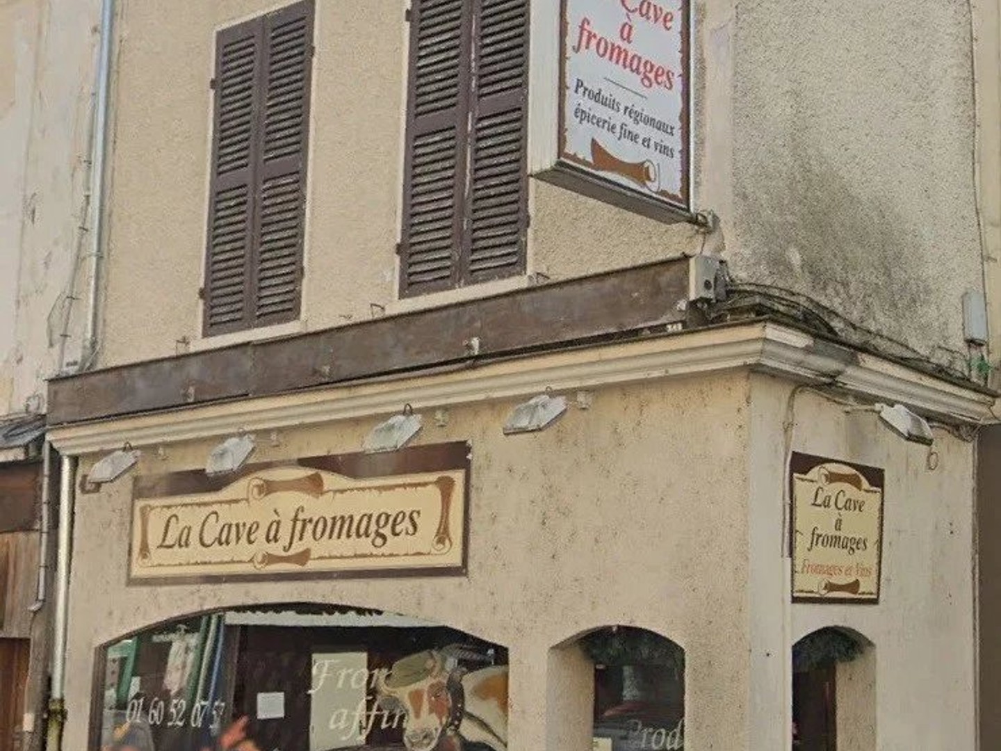 PROVINS 77160.